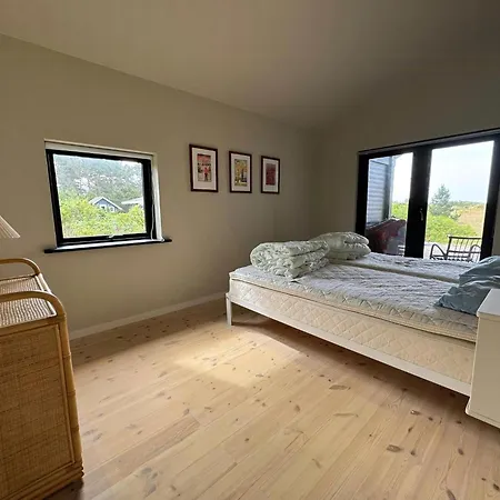 Beachfront With Sea View And Wild Nature Nordenbro Vesteregn